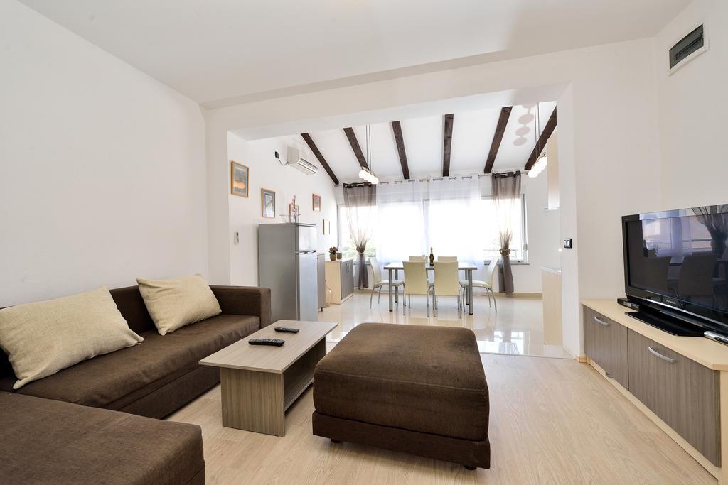 Apartments Nika & Karla Bibinje Exterior photo